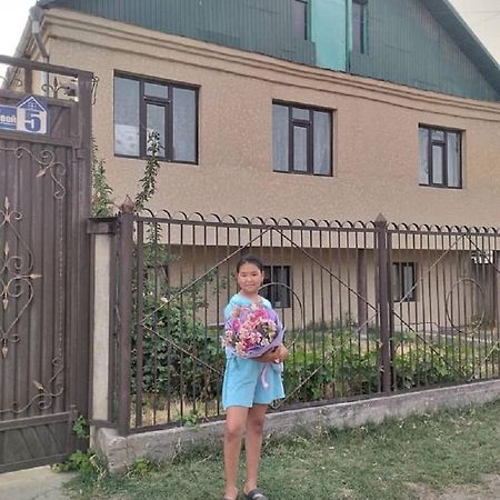 Welcome Guest House Tokmok Ngoại thất bức ảnh